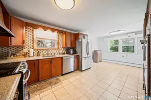 154 Parklawn Dr, Waterbury, CT 06708 - Photo 7