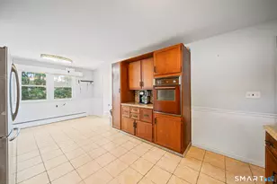 154 Parklawn Dr, Waterbury, CT 06708 - Photo 9