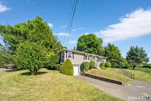 154 Parklawn Dr, Waterbury, CT 06708 - Photo 3