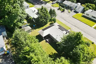 154 Parklawn Dr, Waterbury, CT 06708 - Photo 39