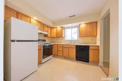 202 Windgate Circle #E, Monroe, CT 06468 - Photo 3