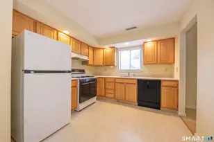 202 Windgate Cir, Monroe, CT 06468 - Photo 3