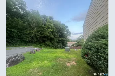 19 Coach Circle #6, Naugatuck, CT 06770 - Photo 21