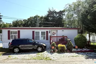 1042 Poquonnock Rd, Groton, CT 06340 - Photo 3