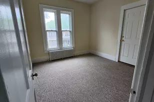 37 Lincoln Ave, Norwich, CT 06360 - Photo 3
