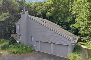 23 Walts Hill, Bloomfield, CT 06002 - Photo 3