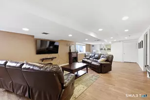 889 Farmington Ave, West Hartford, CT 06119 - Photo 7