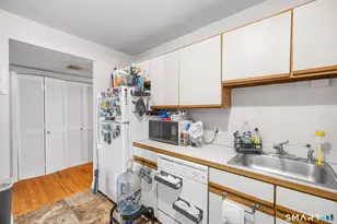10 Franklin Ave, Hartford, CT 06114 - Photo 9