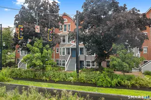 10 Franklin Ave, Hartford, CT 06114 - Photo 17