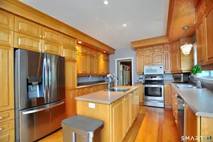 34 Chippenwood Ln, Bristol, CT 06010 - Photo 5