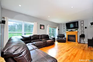 34 Chippenwood Ln, Bristol, CT 06010 - Photo 9