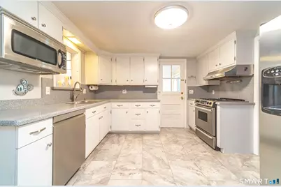 47 Shannon Road, East Hartford, CT 06118 - Photo 9