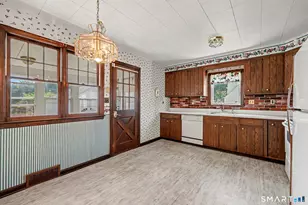 21 Victory Ct, Norwalk, CT 06855 - Photo 7