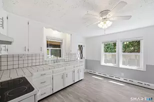 32 Dickerman Ave, Windsor Locks, CT 06096 - Photo 11