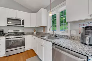 105A E Pattagansett Rd, East Lyme, CT 06357 - Photo 7