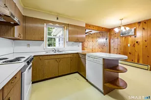 106 Townsend Ave, Waterbury, CT 06705 - Photo 5
