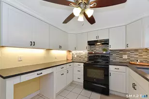 39 Gary St, Bridgeport, CT 06610 - Photo 3