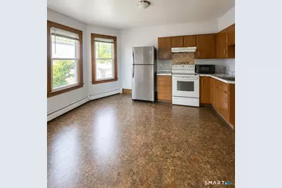 1048 Broad Street #2A, Meriden, CT 06450 - Photo 3