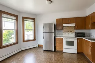 1048 Broad St, Meriden, CT 06450 - Photo 3