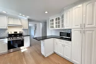 8 Muriel St, Norwalk, CT 06851 - Photo 3
