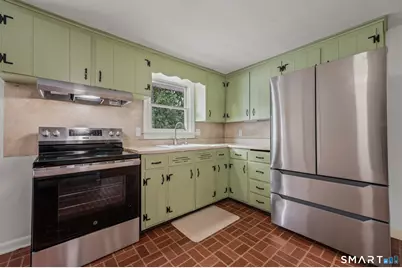 124 Hepworth Street, Bristol, CT 06010 - Photo 7