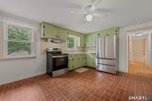 124 Hepworth St, Bristol, CT 06010 - Photo 5