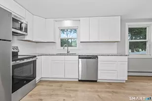 10 Post Rd, Enfield, CT 06082 - Photo 5