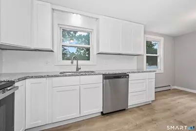 10 Post Road, Enfield, CT 06082 - Photo 9