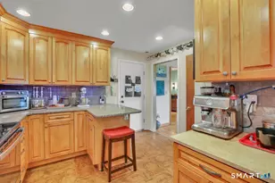 46 Crestridge Dr, Vernon, CT 06066 - Photo 5