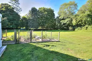 1170 Hillside Rd, Fairfield, CT 06824 - Photo 23