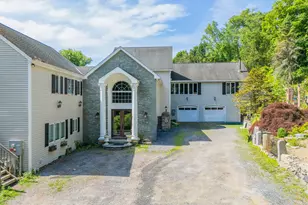 34 West St, Newtown, CT 06470 - Photo 17