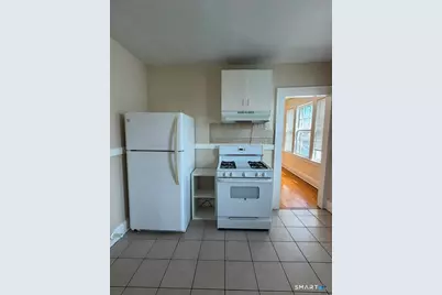 223 Wayne Street #2nd Fl., Bridgeport, CT 06606 - Photo 9