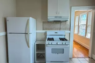 223 Wayne St, Bridgeport, CT 06606 - Photo 9