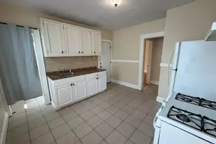 223 Wayne St, Bridgeport, CT 06606 - Photo 7