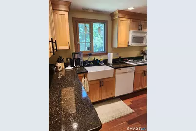 7 Pine Street, Norwich, CT 06360 - Photo 11