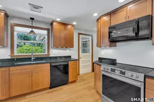 20 Haynes Rd, West Hartford, CT 06117 - Photo 9
