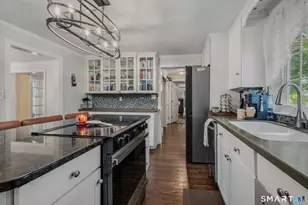 185 Lydale Pl, Meriden, CT 06450 - Photo 9