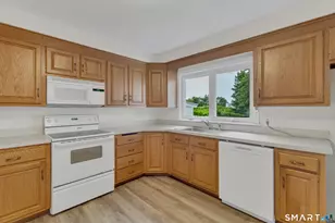 129 Chesterfield Rd, East Lyme, CT 06333 - Photo 15