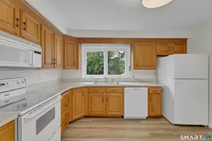 129 Chesterfield Rd, East Lyme, CT 06333 - Photo 17