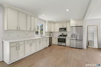111 Vanguard Street, Bridgeport, CT 06606 - Photo 7
