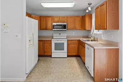 26 Hunter Drive, South Windsor, CT 06074 - Photo 9