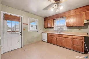 30 Charles St, Stamford, CT 06902 - Photo 17