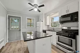 30 Charles St, Stamford, CT 06902 - Photo 7