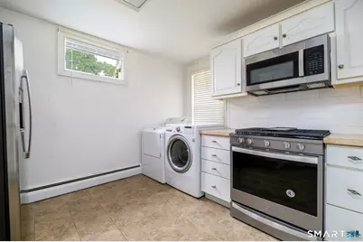 18 Elm Tree Place #2nd floor, Stamford, CT 06906 - Photo 5