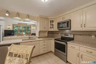 145 Peddlers Rd, Guilford, CT 06437 - Photo 11