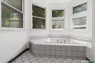 110 Moose Hill Rd, Trumbull, CT 06611 - Photo 17