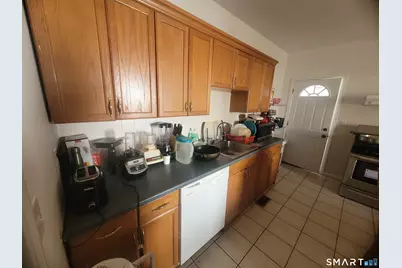 16 Greenwood Hill Street, Stamford, CT 06902 - Photo 5