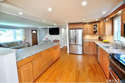 26 Village Road, Simsbury, CT 06070 - Photo 3
