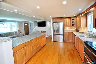 26 Village Rd, Simsbury, CT 06070 - Photo 3
