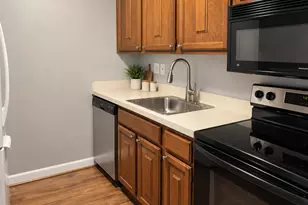 90 Kane St, West Hartford, CT 06119 - Photo 3